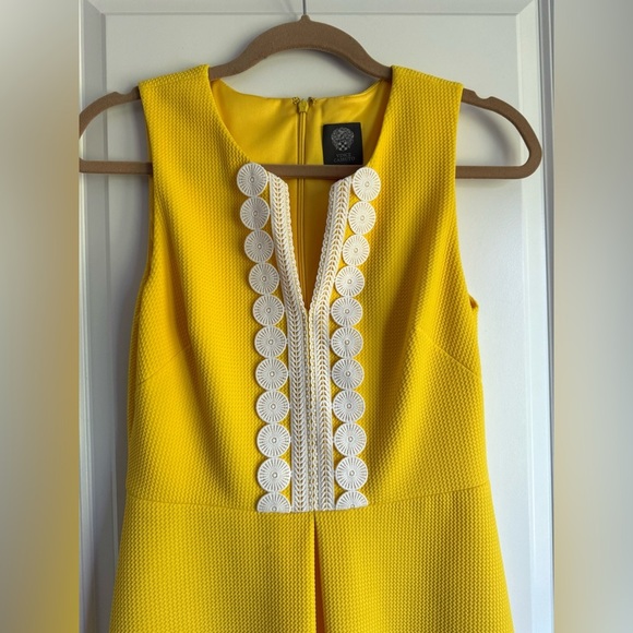 New Vince Camuto Yellow Fit & Flare Party Dress Lace Trim Spring Holiday Size 6 - Picture 4 of 7